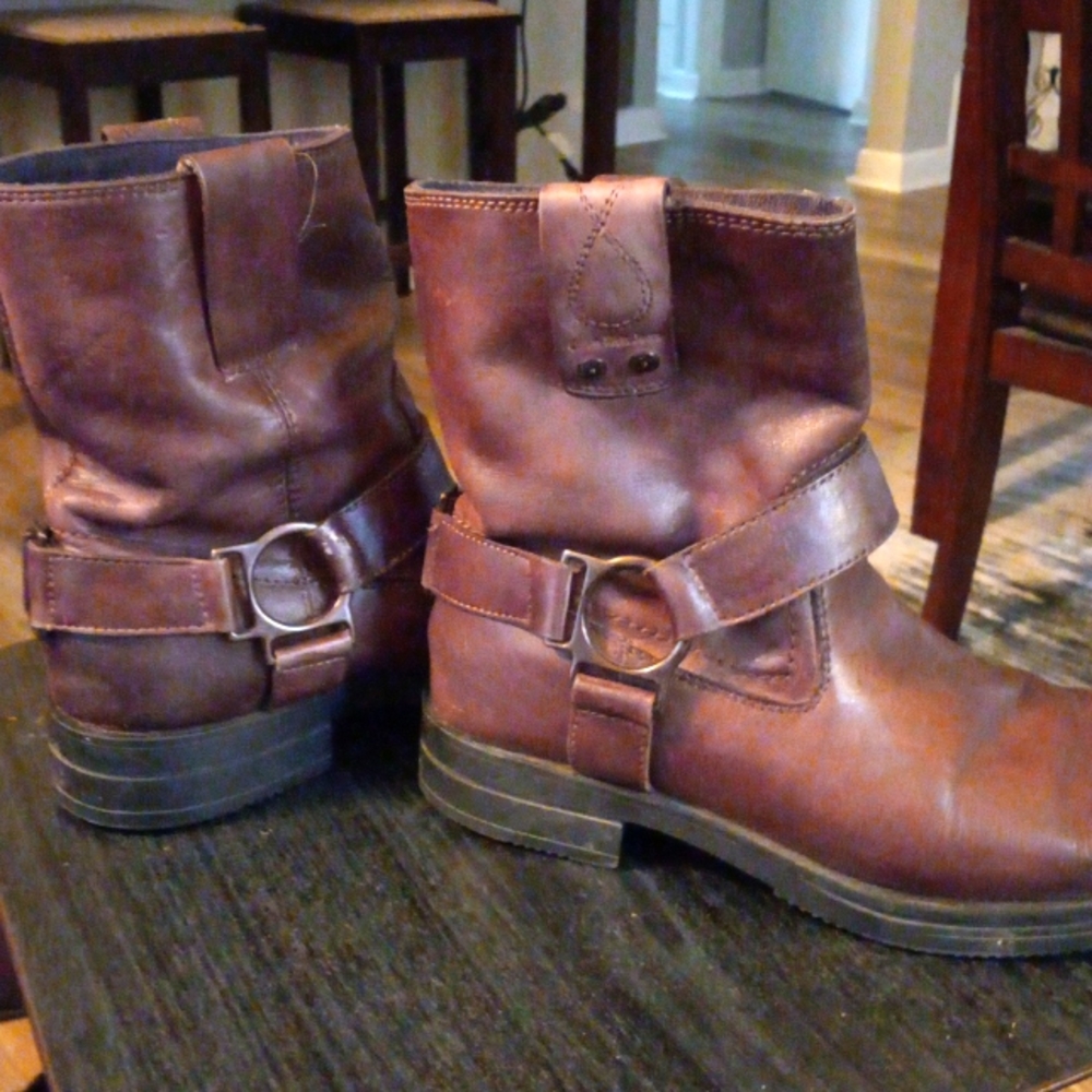 Men's leather boot